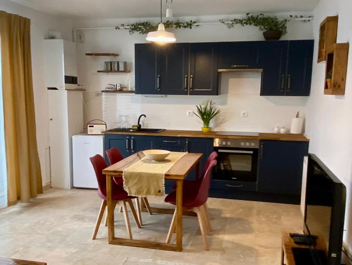 Helga'S Place Premium 1 Bedroom Condo 克卢日-纳波卡 外观 照片